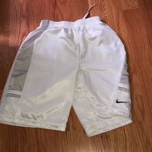 Nike Basketball White Shorts Size Large
